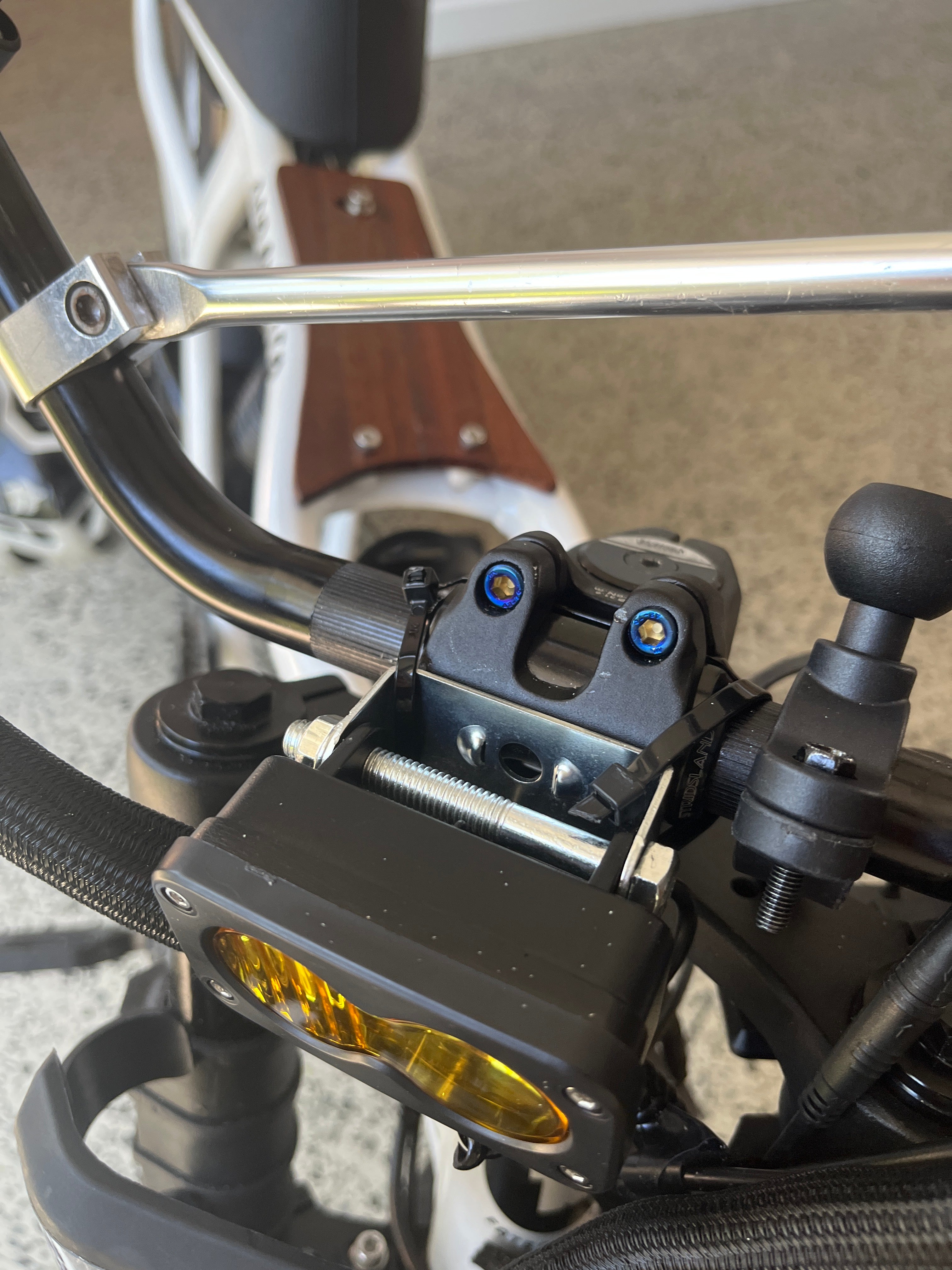 Titanium bolts (stem)